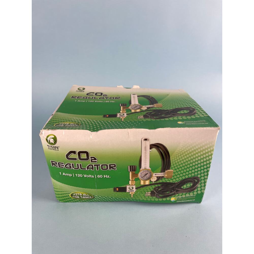 Titan Controls CO2 Regulator New in Box